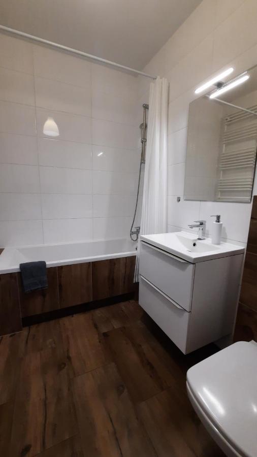 Ursa - Wygodny Apartament I Bezplatny Parking Na Miejscu Varsóvia Exterior foto